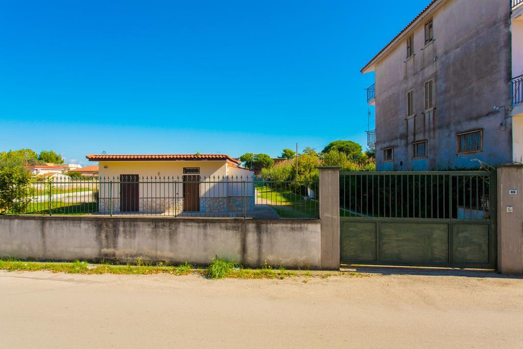 Villa Senza Pensieri Castel Volturno Exteriér fotografie